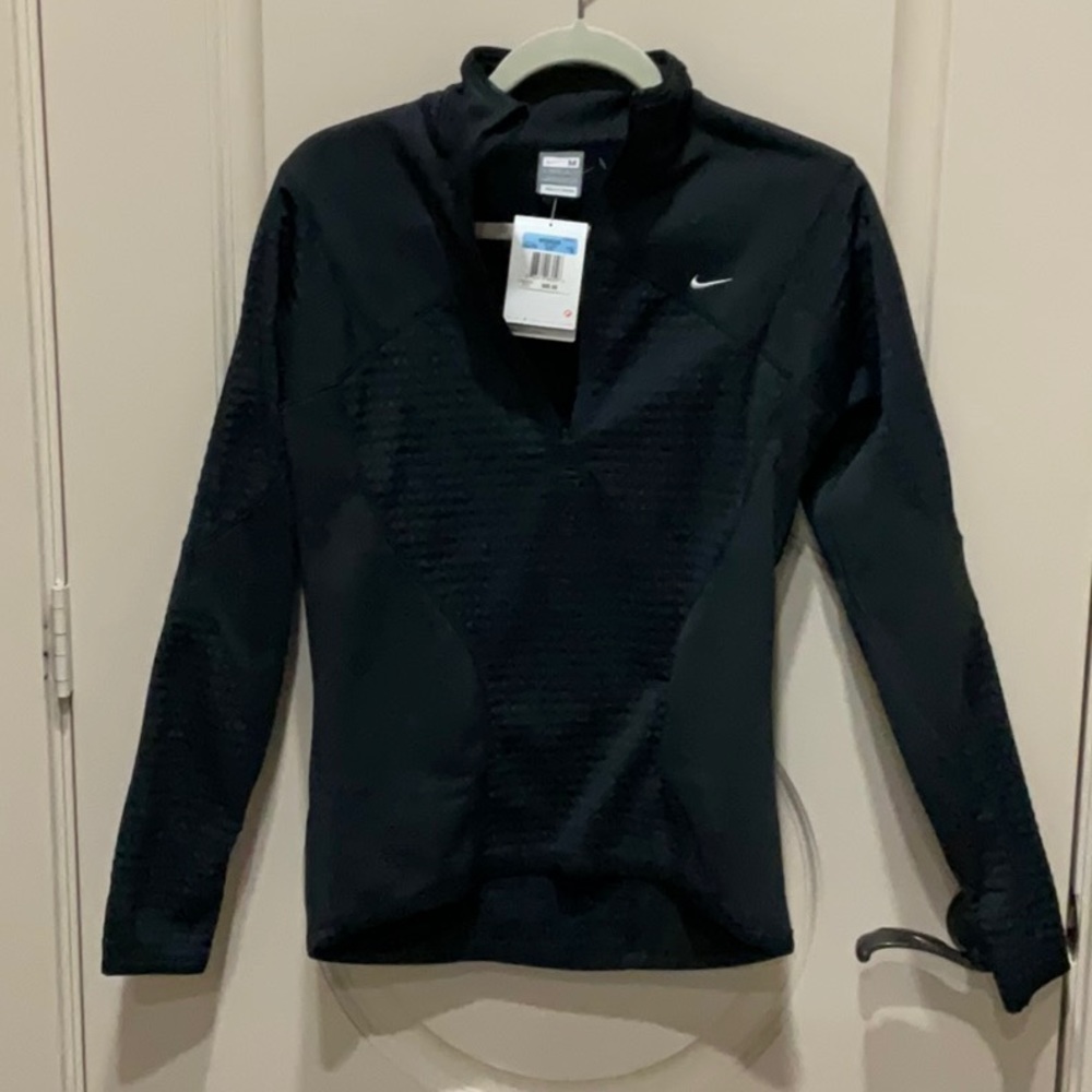 🌷NIKE FIT THERMA PULL OVER SIZE MEDIUM NWT